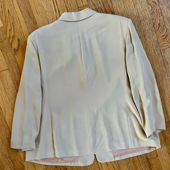 Jones New York Classic Beige Women's Blazer - Picture 6 of 6